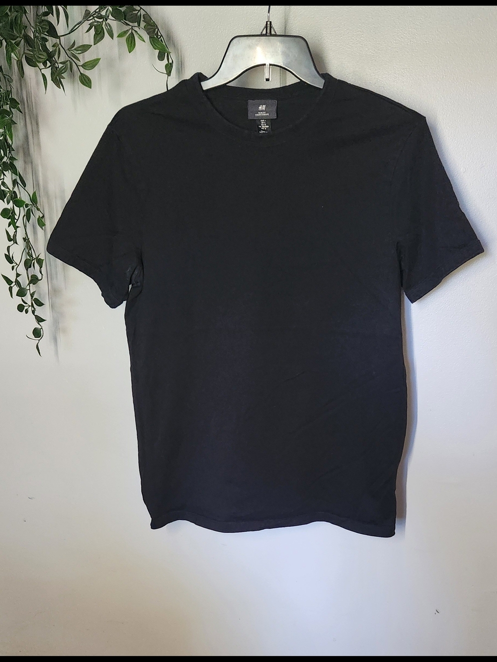 H&M Slim Fit Black Short-Sleeve Crew Neck Tee 100% Cotton Men's Large